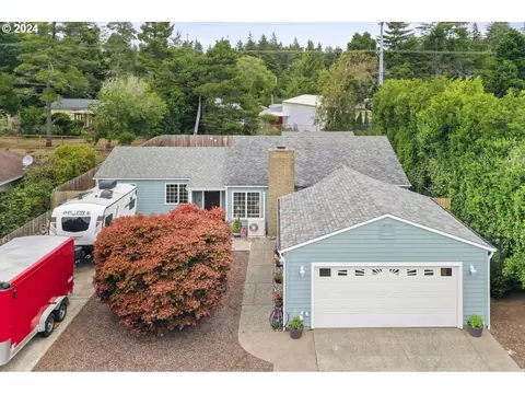 2087 24th St, Florence, OR 97439