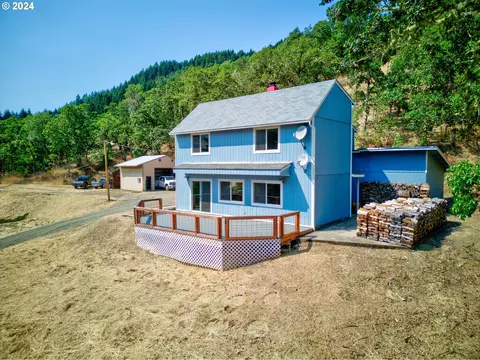 8201 Highway 138, Oakland, OR 97462