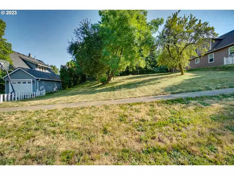 240 SW Jefferson St, Sheridan, OR 97378