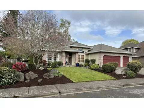 2155 NW Chrystal Dr, Mcminnville, OR 97128