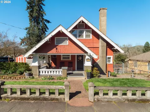 2114 SE Douglas Ave SE, Roseburg, OR 97470