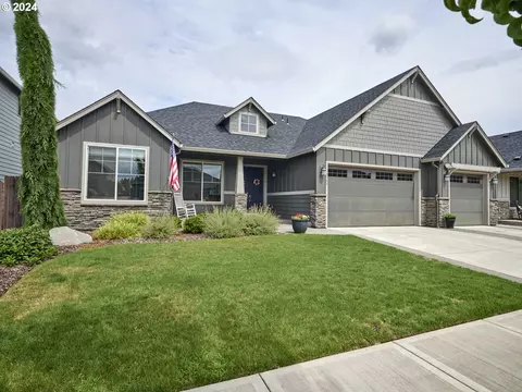 5704 NE 132nd St, Vancouver, WA 98686