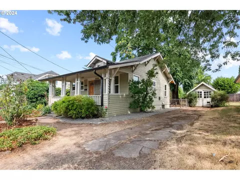 8223 NEugene St, Portland, OR 97220
