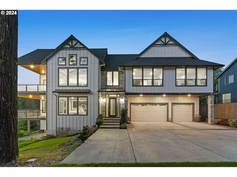2102 NW 71st St, Vancouver, WA 98665