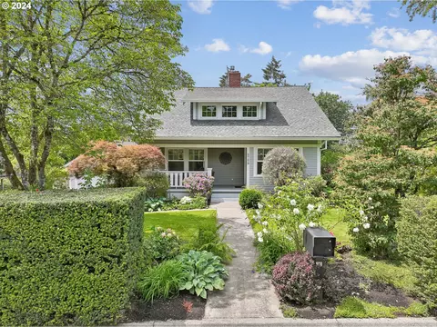 5759 SW 48th Ave, Portland, OR 97221