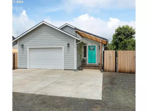 368 Fair Oaks St, Falls City, OR 97344