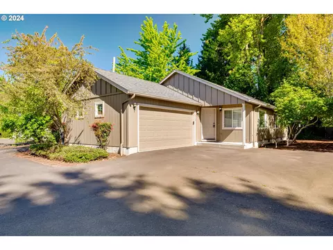 2113 W Irwin Way, Eugene, OR 97402
