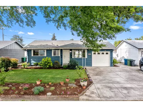 1613 King Way, Woodburn, OR 97071