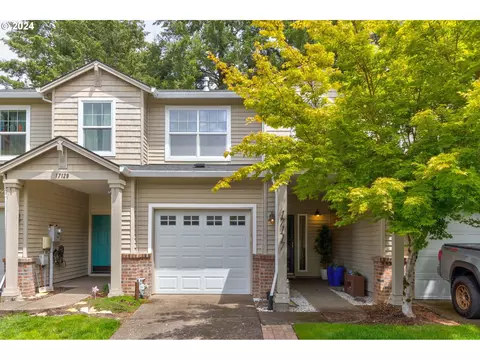 17117 SW Robinwood Pl, Sherwood, OR 97140