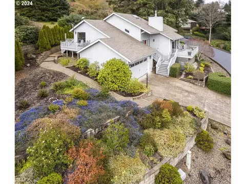 206 Sea Crest Way, Otter Rock, OR 97369
