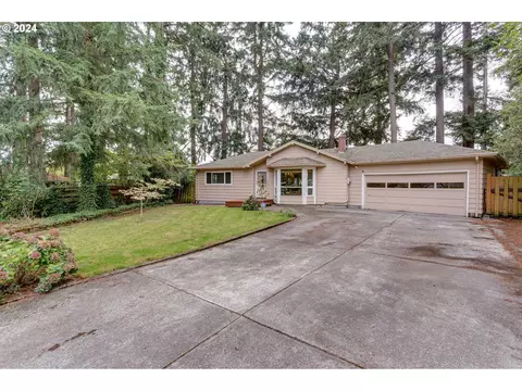 15017 NE Hoyt St, Portland, OR 97230