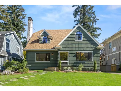 2637 NE Hamblet St, Portland, OR 97212