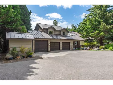 87276 Ruby Ln, Bandon, OR 97411