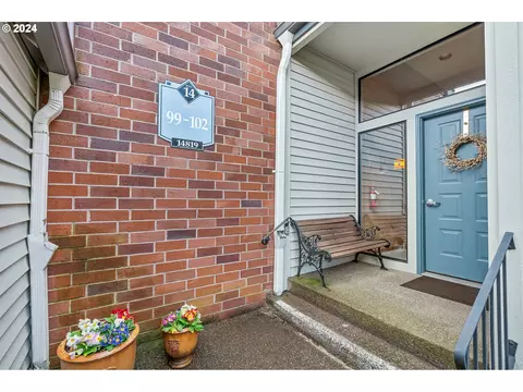 14819 NE Sacramento St #102, Portland, OR 97230