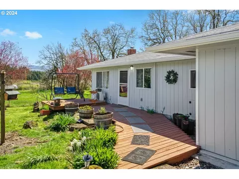 47700 SW Hebo Rd, Grand Ronde, OR 97347