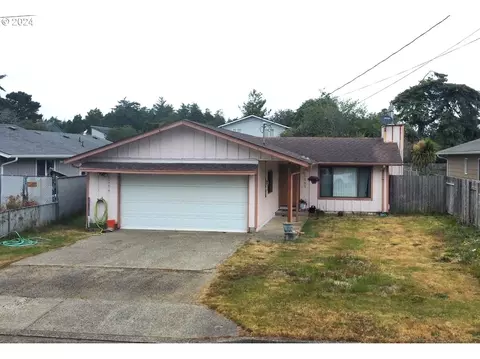 1065 7th St, Florence, OR 97439