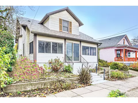 9824 N Syracuse St, Portland, OR 97203
