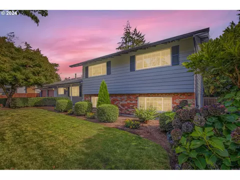 2908 SE Laurelwood Dr, Milwaukie, OR 97267