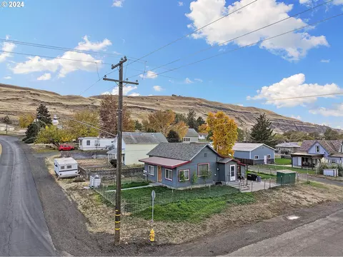302 Main St, Rufus, OR 97050