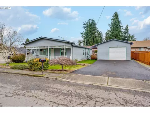 370 Beverly Ln, Gladstone, OR 97027