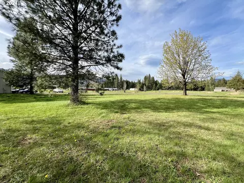 16 Taryn Ct #2, White Salmon, WA 98672
