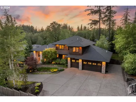 13600 Goodall Rd, Lake Oswego, OR 97034