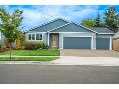 1555 Desantis Dr, Woodburn, OR 97071