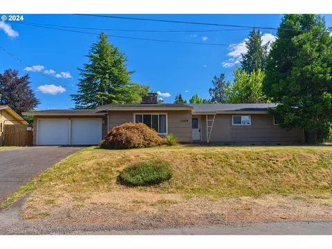 1268 Hemlock St, Salem, OR 97304