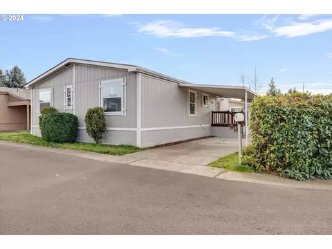 18485 SW Pacific Dr #75, Tualatin, OR 97062
