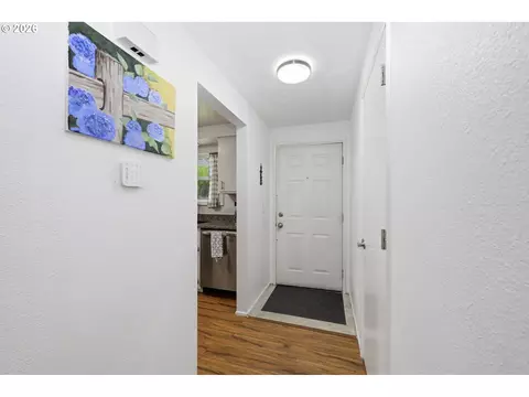 Entry Way - 5225 Coetivy Ave, Eugene, OR 97402 photo 1 of 2