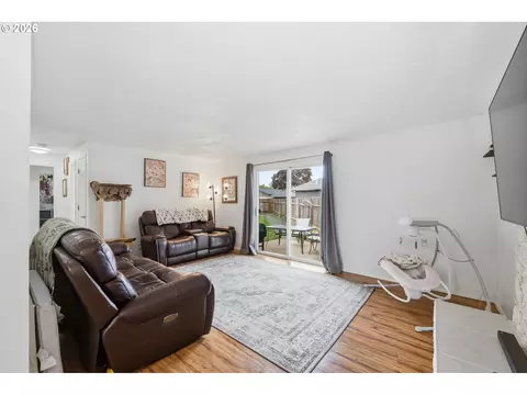 Living - 5225 Coetivy Ave, Eugene, OR 97402 photo 2 of 2