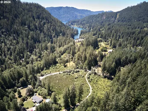 316 Baker Rd, Ariel, WA 98603