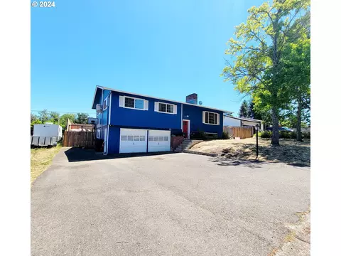 1679 NW Le Mans St, Roseburg, OR 97471