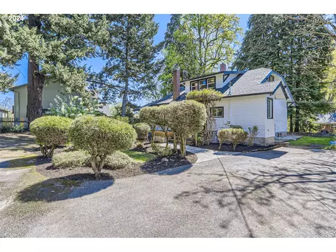 19335 Howell St, Gladstone, OR 97027