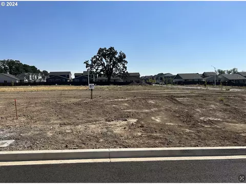 1582 NW Adelaide St #87, Mcminnville, OR 97128