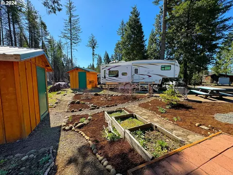 54432 Mckenzie Hwy #SPC 33, Blue River, OR 97413