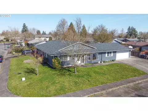 1320 Wildfang St, Independence, OR 97351
