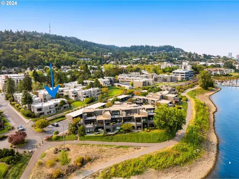 5858 S Riveridge Ln #28, Portland, OR 97239