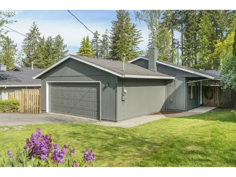 5015 SW Buddington St, Portland, OR 97219