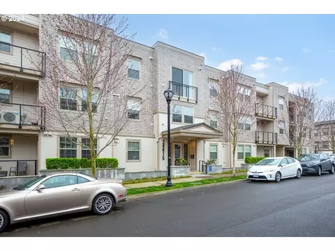 28615 SW Paris Ave #102, Wilsonville, OR 97070