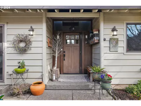 6282 Preakness Dr, West Linn, OR 97068