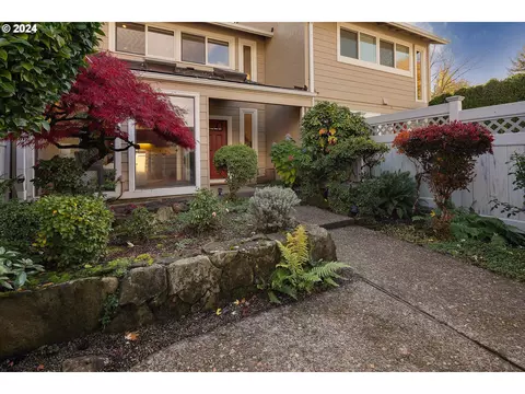 28636 SW Ash Meadows Blvd #21, Wilsonville, OR 97070