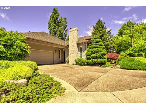 4049 NW Gleneagles Pl, Portland, OR 97229