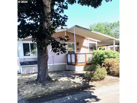 1475 Green Acres Rd #133, Eugene, OR 97408