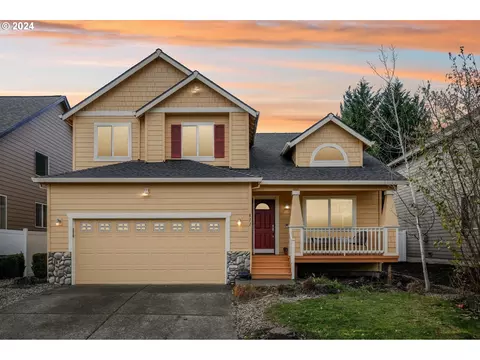 811 N 28th Ave, Cornelius, OR 97113