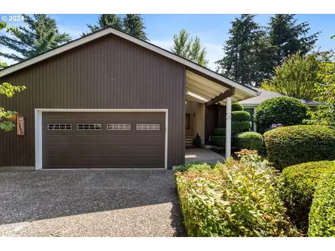 9850 SW Kent Ct, Portland, OR 97224