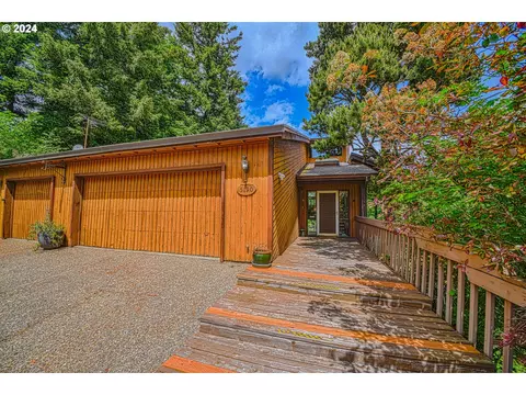 5190 Firwood Dr, West Linn, OR 97068