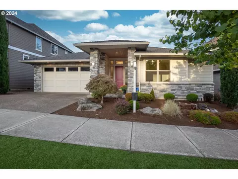 9885 SW Iowa Dr, Tualatin, OR 97062