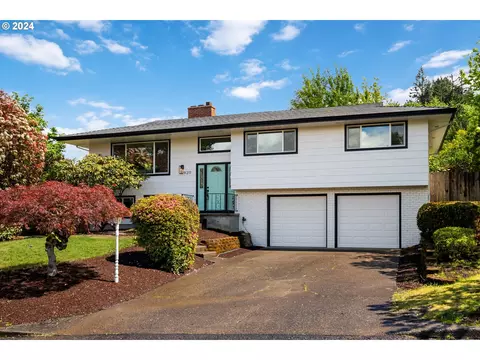 9211 SE Grandview Ter, Happy Valley, OR 97086