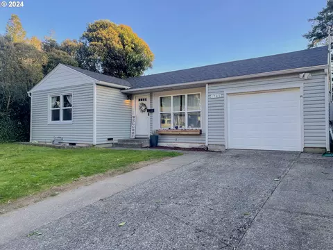 1745 Cottonwood Ave, Coos Bay, OR 97420
